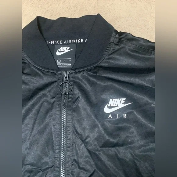 Nike Air Womens Black Satin Crop Zip Up Active Track Jacket NWOT Size Small - Picture 6 of 13